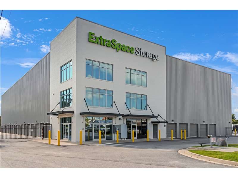 Storage Units in Simpsonville, SC at 662 Fairview Rd Extra Space Storage