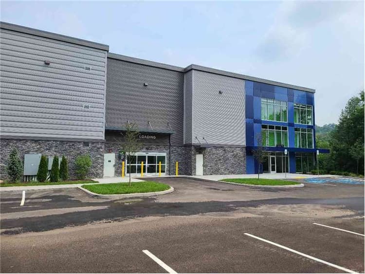 Storage Units in Pittsburgh, PA at 902 Brinton Rd Extra Space Storage