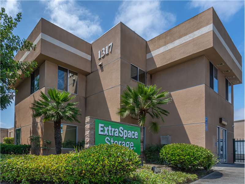 Storage Units in Vista, CA at 1317 N Melrose Dr Extra Space Storage