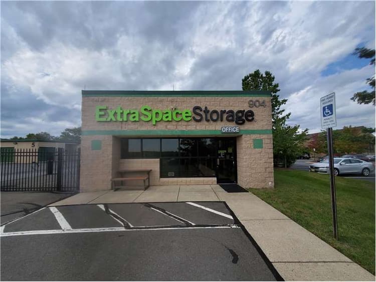 Storage Units in Leesburg, VA at 904 Trailview Blvd SE Extra Space Storage
