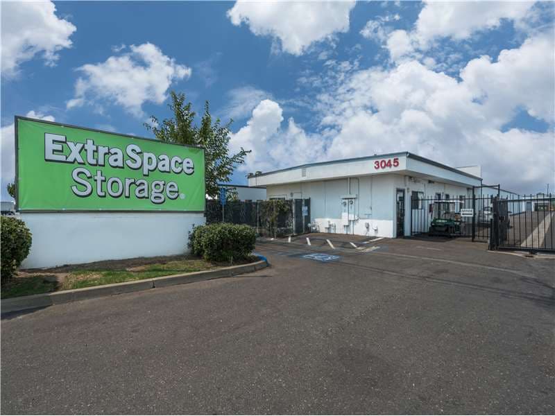 Storage Units in North Highlands, CA at 3045 Elkhorn Blvd Extra Space
