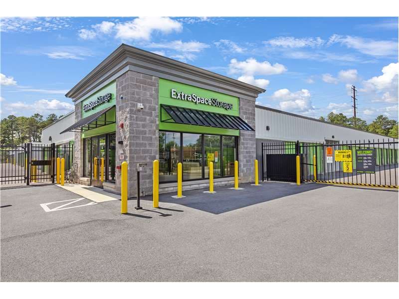 Storage Units in Whiting, NJ at 2121 Lake Rd Extra Space Storage