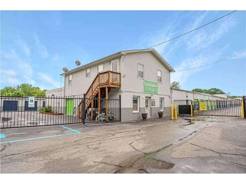 Storage Units in Williamsburg, VA at 5393 Mooretown Rd Extra Space Storage