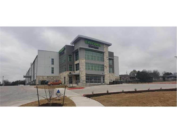 Storage Units in New Braunfels, TX at 2517 IH35 S Extra Space Storage