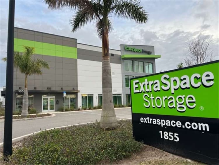 Storage Units in St Petersburg, FL at 1855 32nd St N Extra Space Storage