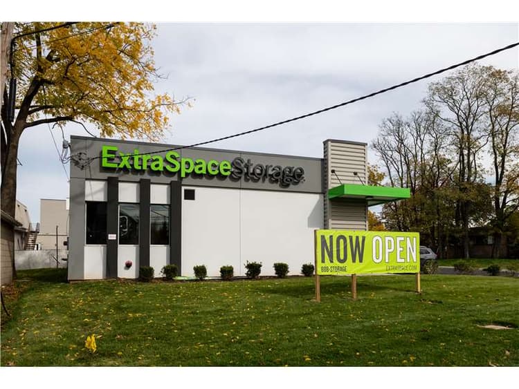 Storage Units in Union, NJ at 2401 Vauxhall Rd Extra Space Storage