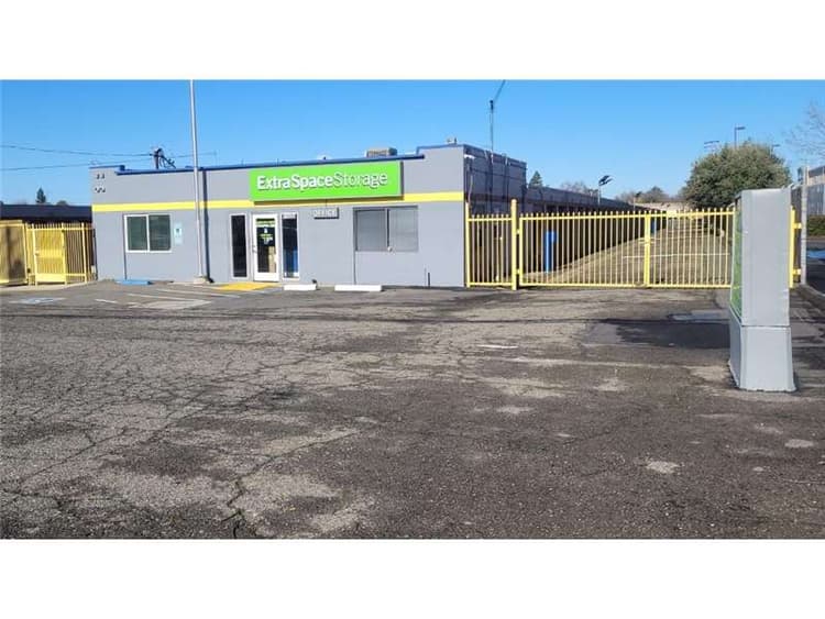 Storage Units in Rancho Cordova, CA at 11055 Folsom Blvd Extra Space