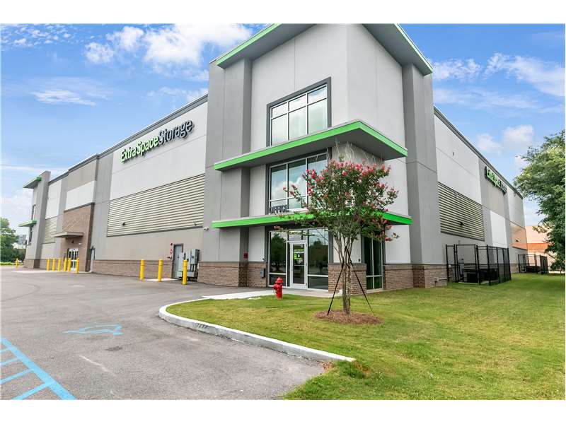 Storage Units in Mobile, AL at 3679 Airport Blvd Extra Space Storage