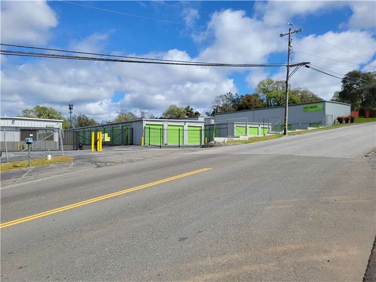 Storage Units in Auburn, CA at 12035 Shale Ridge Ln Extra Space Storage