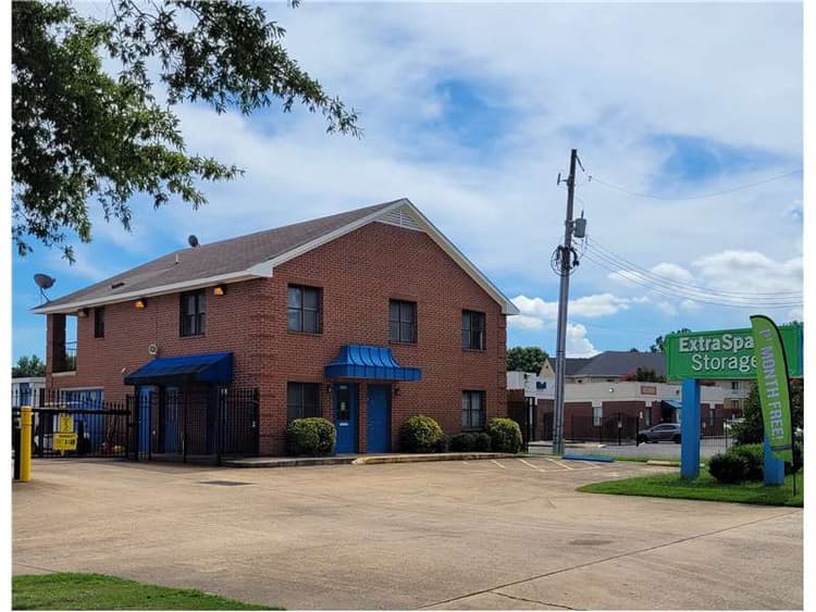 Storage Units in Memphis, TN at 6105 Apple Tree Dr Extra Space Storage