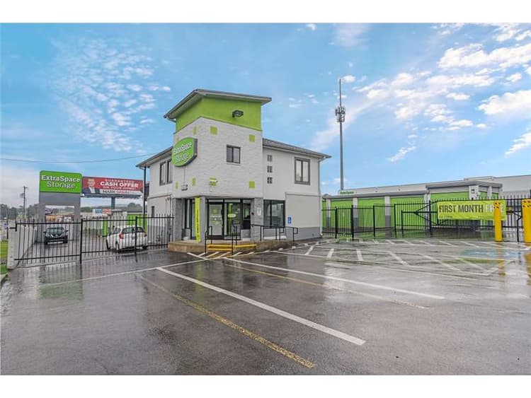 Storage Units in Madison, TN at 1210 Gallatin Pike S Extra Space Storage