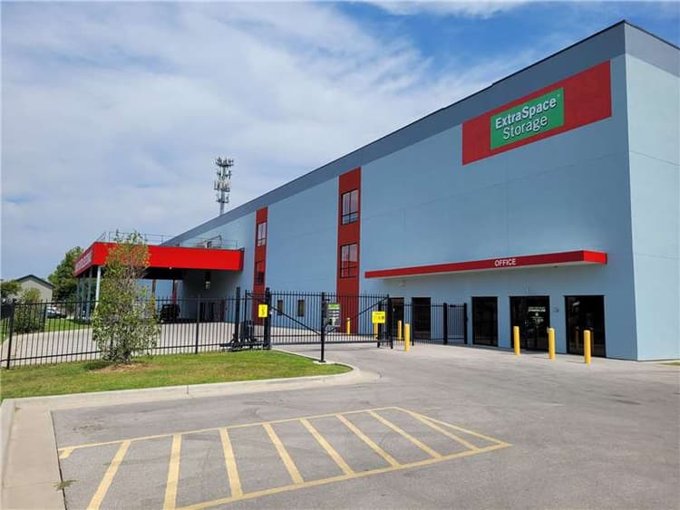 Storage Units in Tulsa, OK at 8175 S Mingo Rd Extra Space Storage