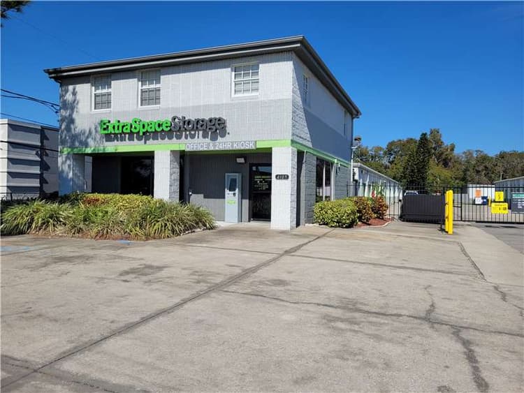 Storage Units in Tampa, FL at 4105 W Hillsborough Ave Extra Space Storage