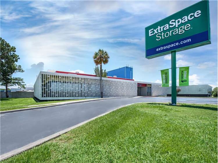 Storage Units in Elmwood, LA at 5330 Jefferson Hwy Extra Space Storage