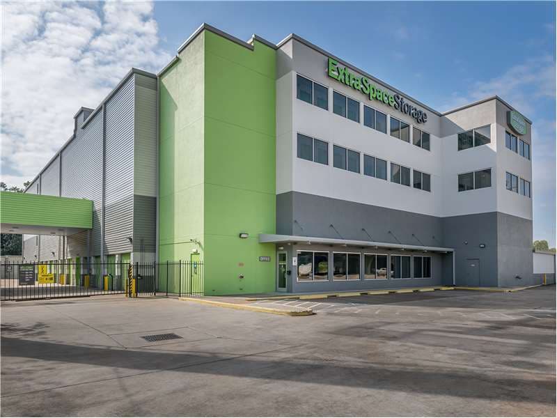 Storage Units in Houston, TX at 7879 Katy Fwy Extra Space Storage