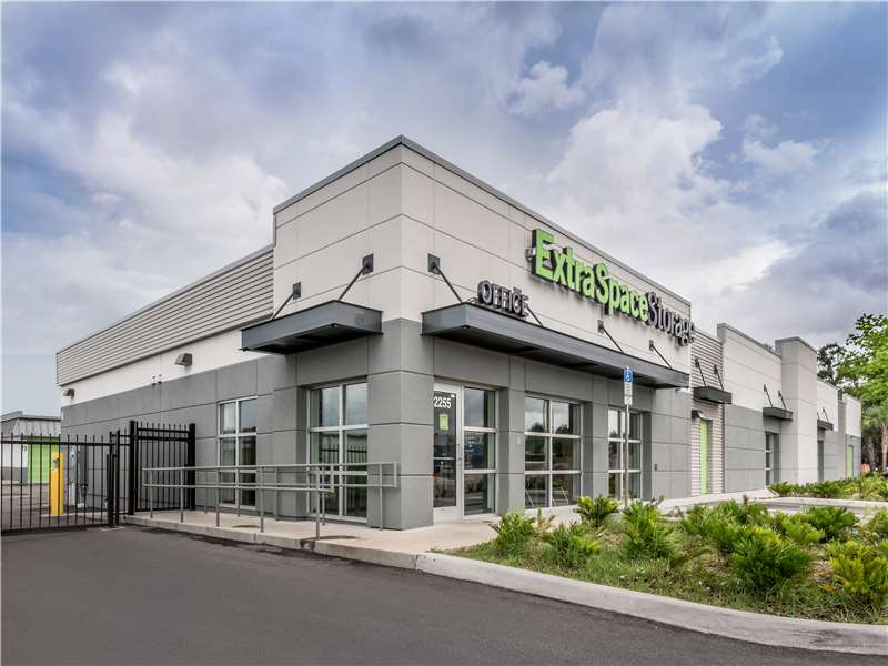 Storage Units in Sarasota, FL at 2255 N Washington Blvd Extra Space