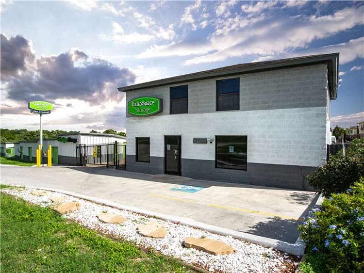 Storage Units in Corpus Christi, TX at 10802 IH 37 Access Extra Space