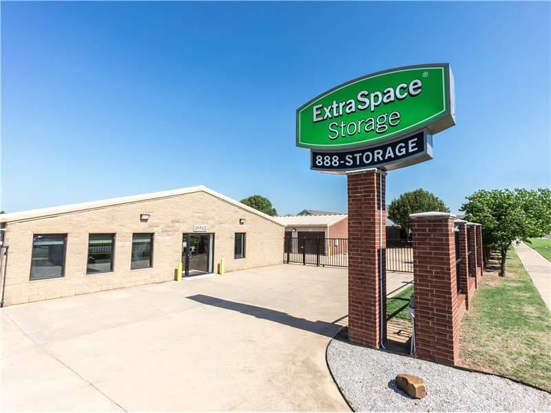 Storage Units in Norman, OK at 2100 24th Ave SE Extra Space Storage