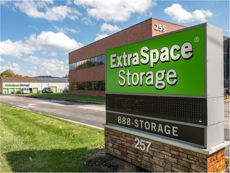 Storage Units in St Peters, MO at 257 Spencer Rd Extra Space Storage