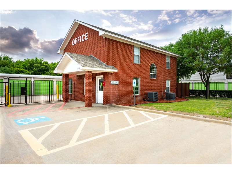Storage Units in Dallas, TX at 11550 Forest Central Dr Extra Space