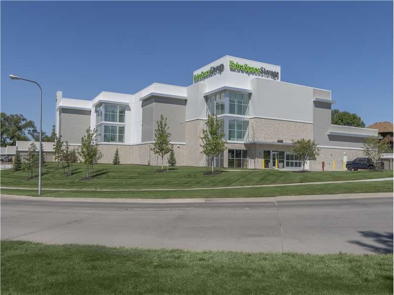 Storage Units in Elkhorn, NE at 20302 Farnam St Extra Space Storage