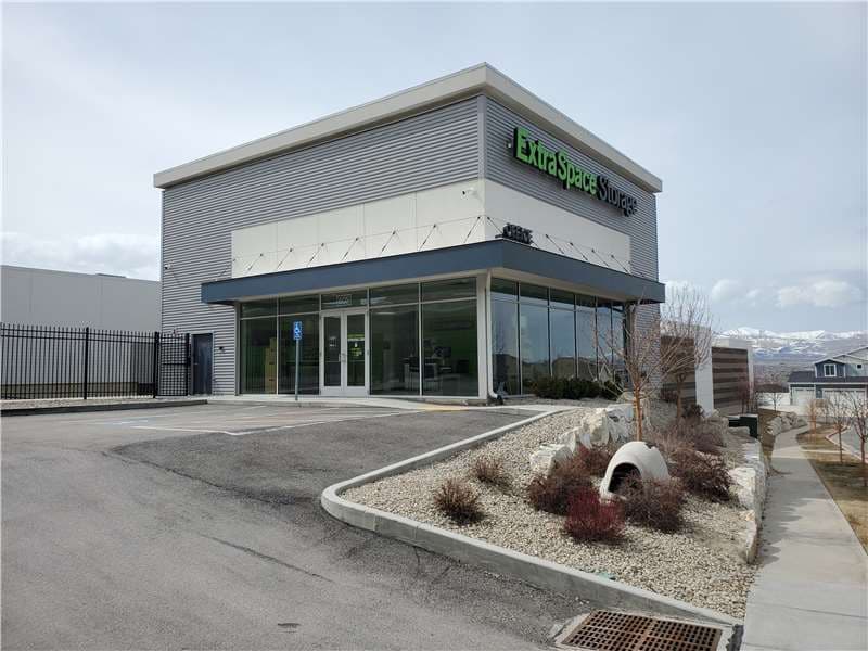 Storage Units in Bluffdale, UT at 605 W Royal Mile Rd Extra Space Storage