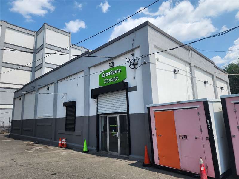 Storage Units in Newark, NJ at 272 Sussex Ave Extra Space Storage