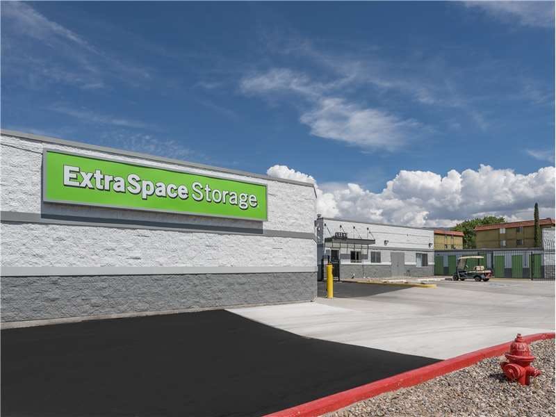 Extra Space Storage facility on 6917 Montgomery Blvd NE - Albuquerque, NM