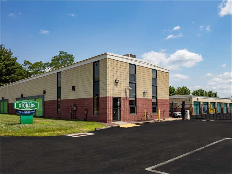 Extra Space Storage facility on 171 Roberts St - East Hartford, CT