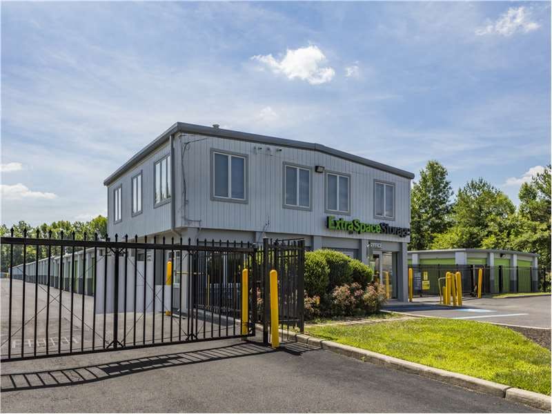 Extra Space Storage facility on 1831 Old Cuthbert Rd - Cherry Hill, NJ