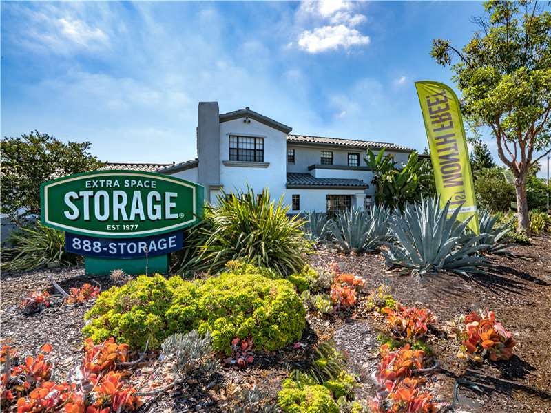 Extra Space Storage facility on 4705 N River Rd - Oceanside, CA