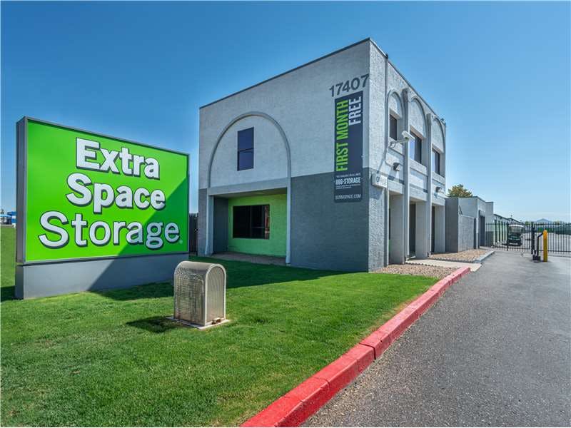 Extra Space Storage facility on 17407 N Cave Creek Rd - Phoenix, AZ