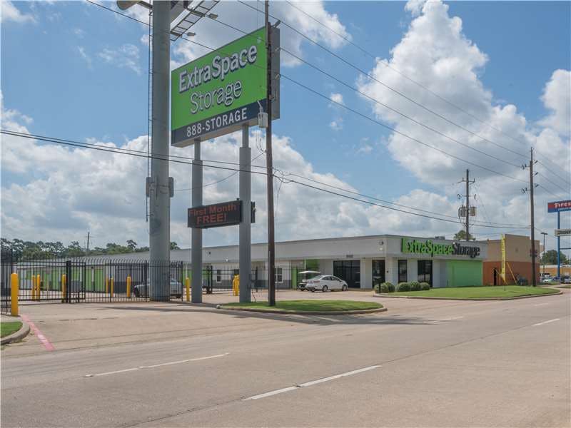 Extra Space Storage facility on 25690 I-45 - Spring, TX