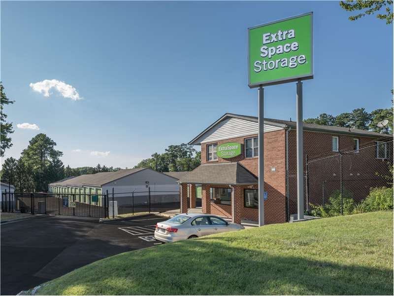Extra Space Storage facility on 3600 West End Dr - Henrico, VA
