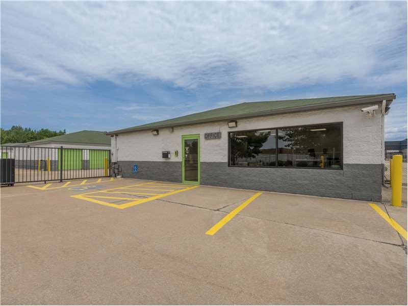 Extra Space Storage facility on 5935 Heisley Rd - Mentor, OH