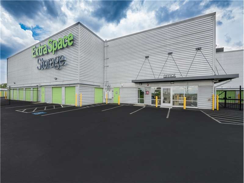 Extra Space Storage facility on 640 Broadway - Saugus, MA