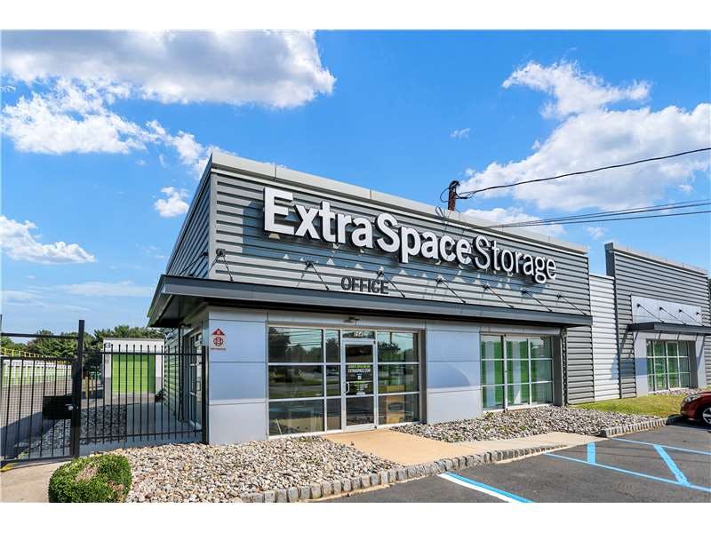 Extra Space Storage facility on 2540 County Rd 516 - Old Bridge, NJ
