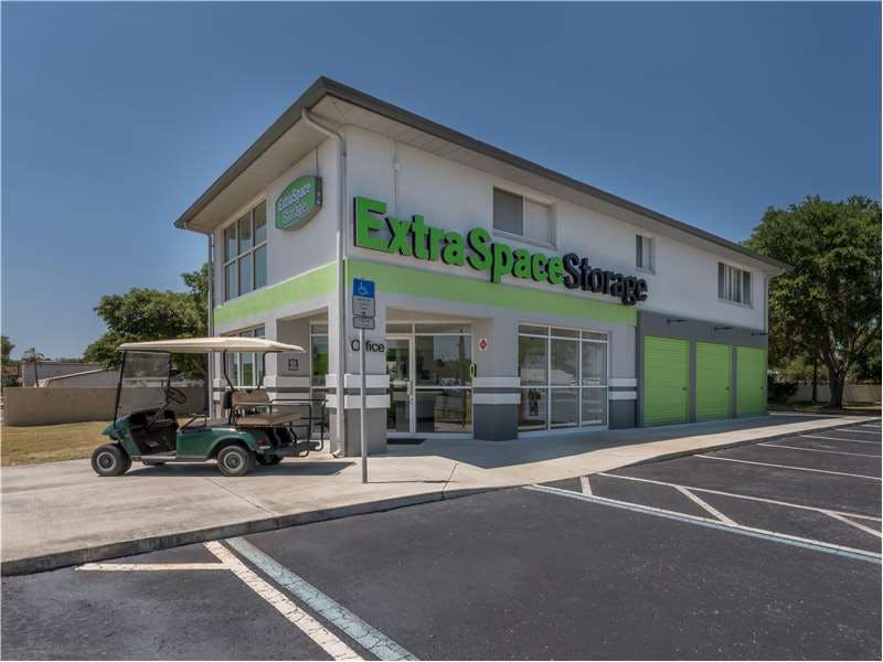 Extra Space Storage facility on 6506 US Highway 301 S - Riverview, FL