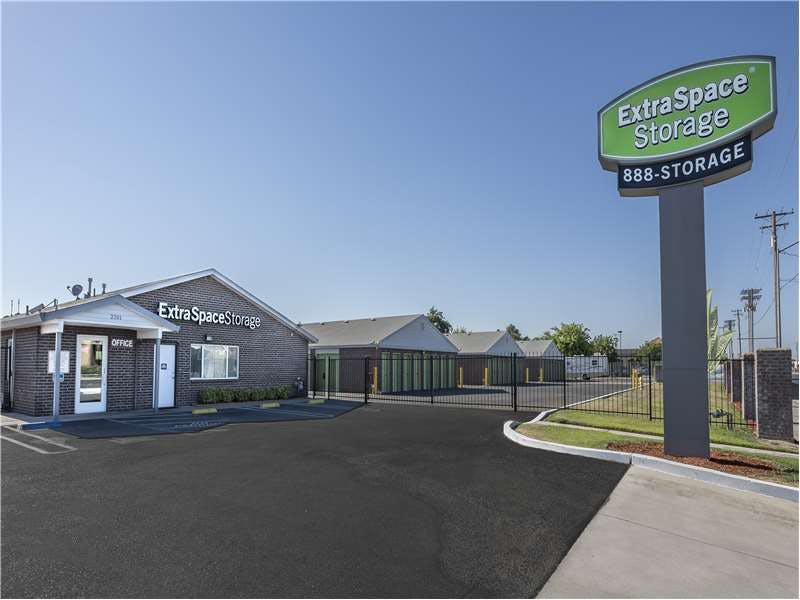 Extra Space Storage facility on 2201 Crows Landing Rd - Modesto, CA