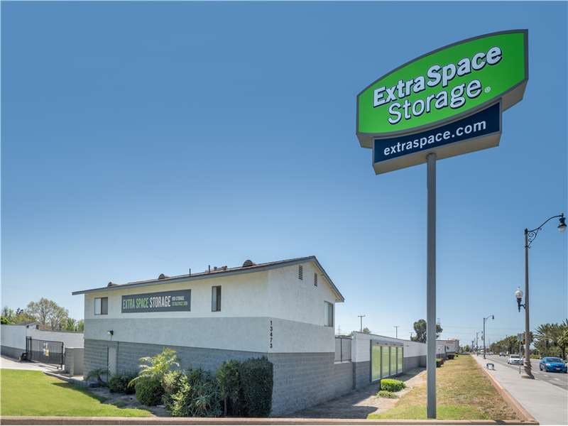 Extra Space Storage facility on 13473 Foothill Blvd - Fontana, CA