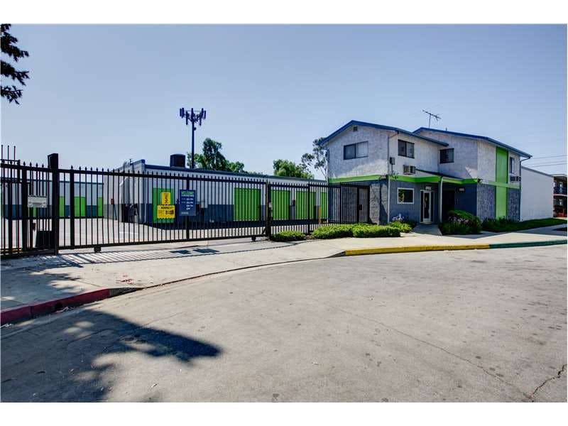 Extra Space Storage facility on 194 E Artesia Blvd - Long Beach, CA