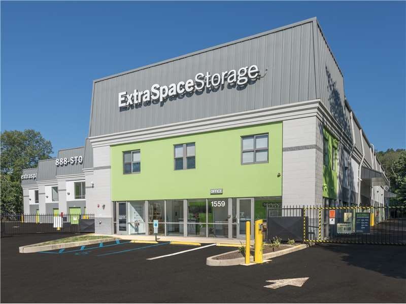 Extra Space Storage facility on 1559 US-22 - Watchung, NJ