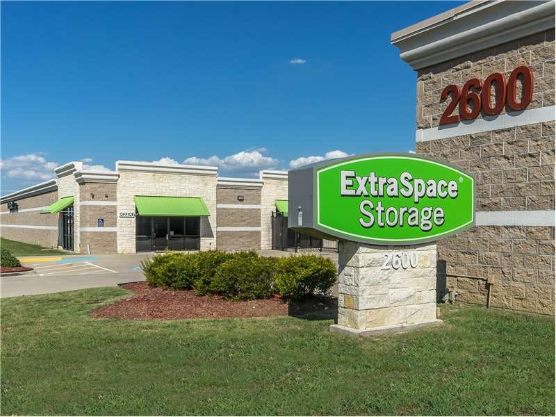 Extra Space Storage facility on 2600 State Hwy 121 - Lewisville, TX
