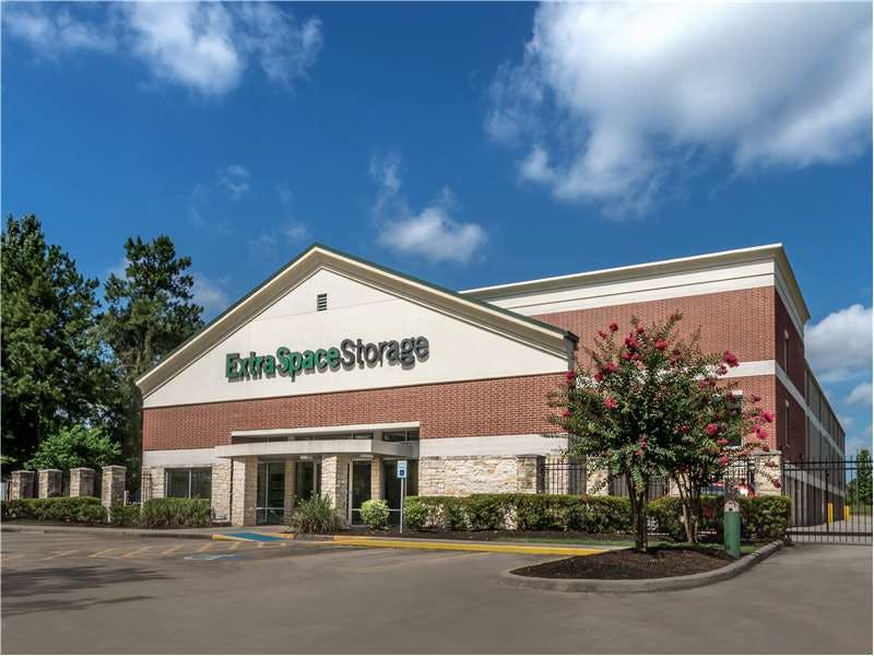 Extra Space Storage facility on 12190 W Branch Crossing Dr - The Woodlands, TX