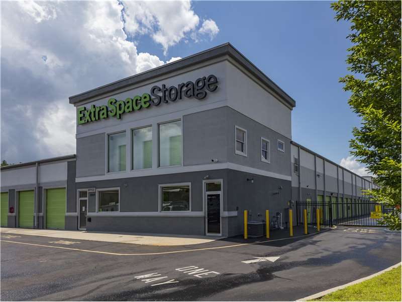 Extra Space Storage facility on 1864 US-9 - Toms River, NJ
