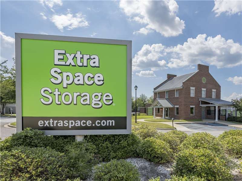 Extra Space Storage facility on 120 Northpoint Dr - Lexington, SC