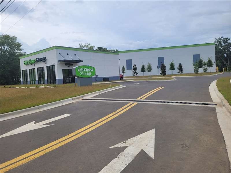 Extra Space Storage facility on 2540 W Tennessee St - Tallahassee, FL