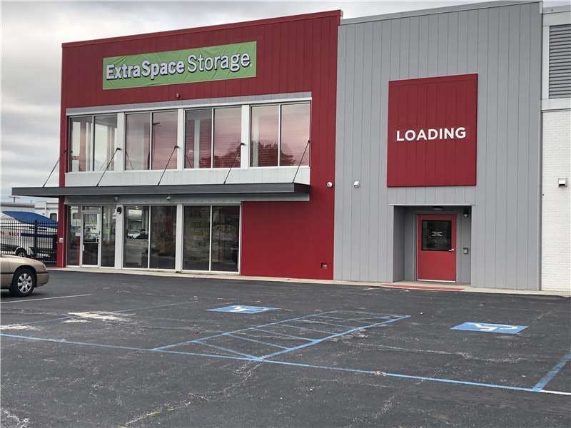 Extra Space Storage facility on 6641 Columbia Ave - Hammond, IN