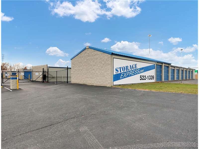 Extra Space Storage facility on 2741 Montgomery Dr - Seymour, IN
