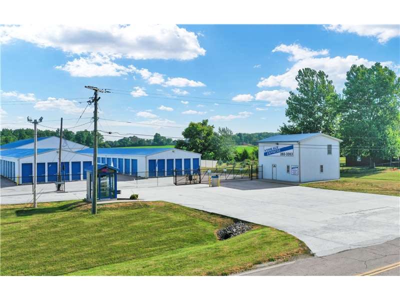 Extra Space Storage facility on 4440 E Centennial Ave - Muncie, IN